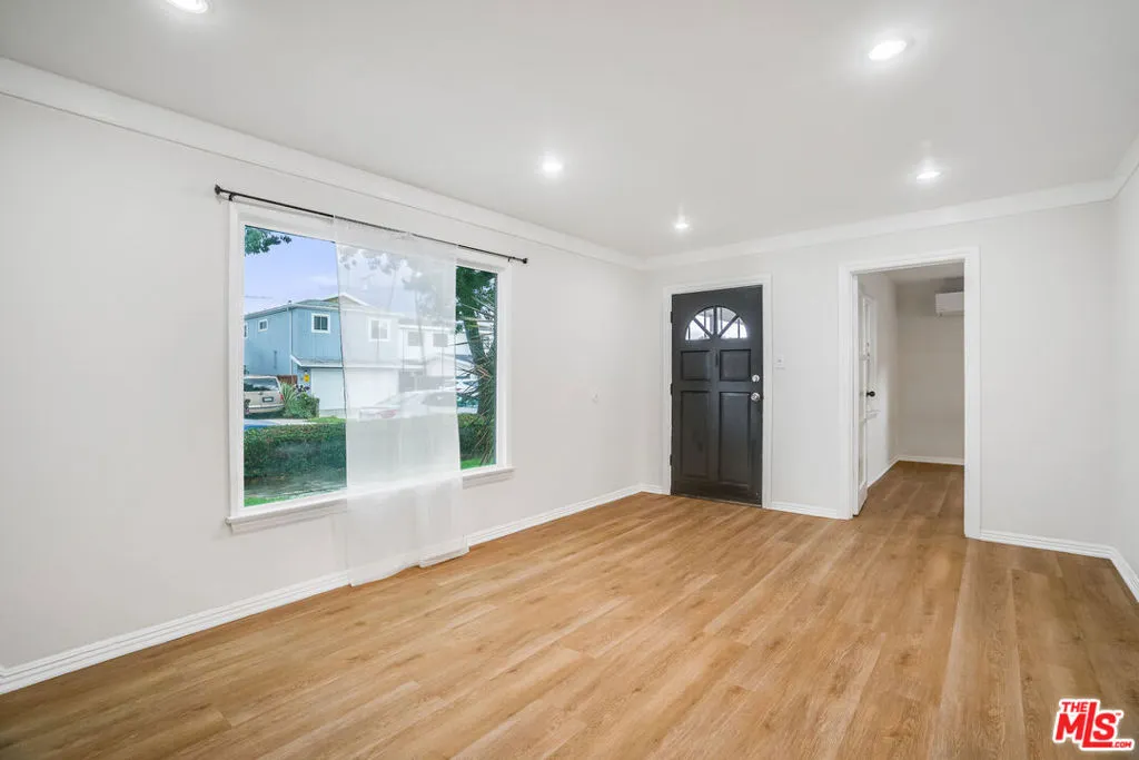 312 E Peace Street, Long Beach, California 90805 home-pic-2